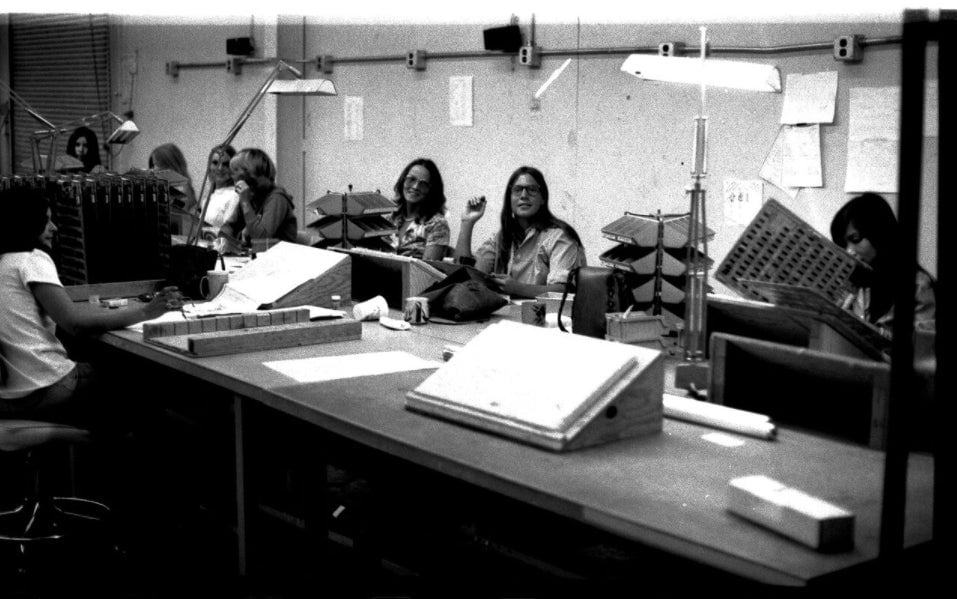 Elaine Shirley and Holly  Lamontagne assembling circuit boards. Photo courtesy of The Atari Museum
