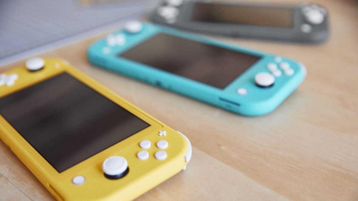 Hands-On With The Nintendo Switch Lite: Sturdy, Stylish