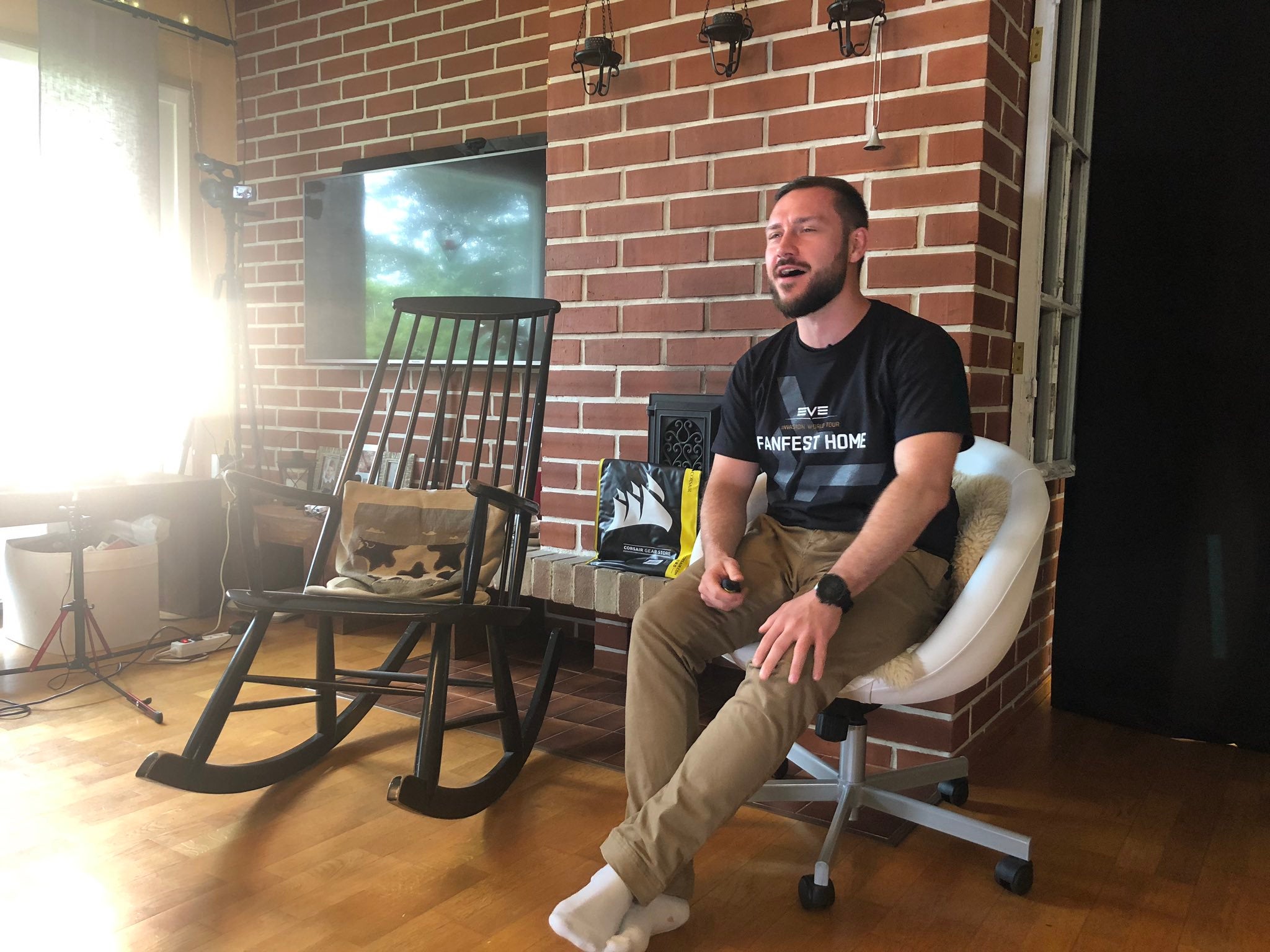 CCP Dopamine, overseeing the opening ceremony