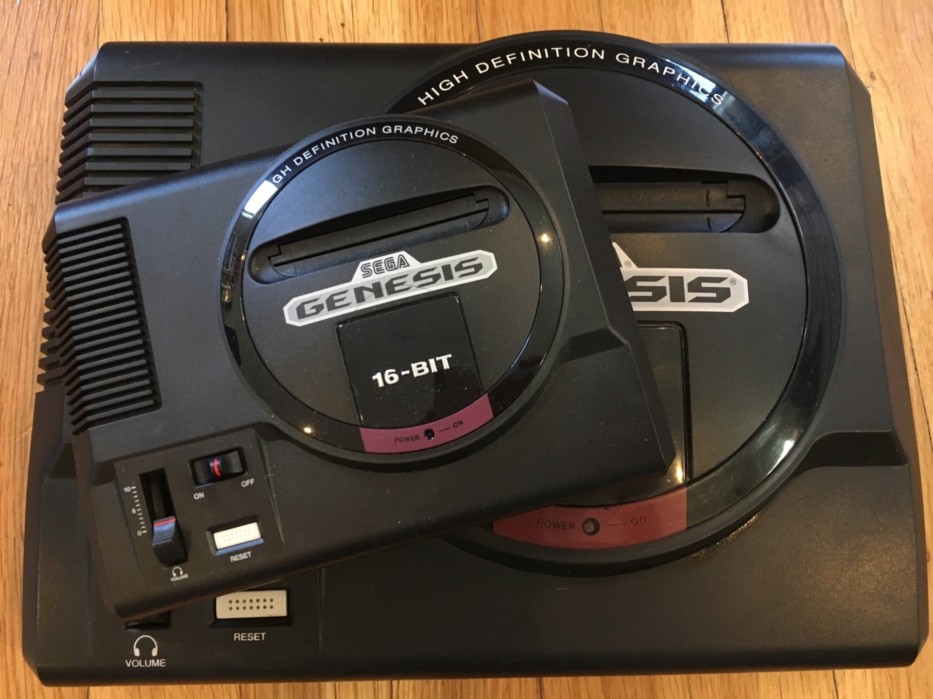 Here’s one of those photos you always have to have in these reviews, with a picture of a Mini on top of the real thing.