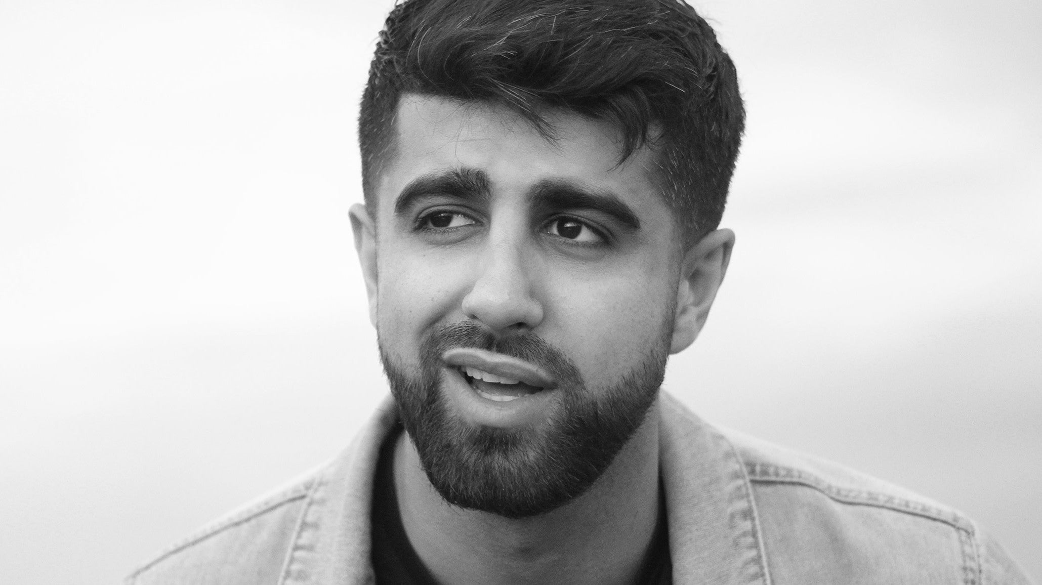 Danar Worya, who in addition to working with companies like Naughty Dog and Guerrilla Games also teaches a concept art class in Paris.