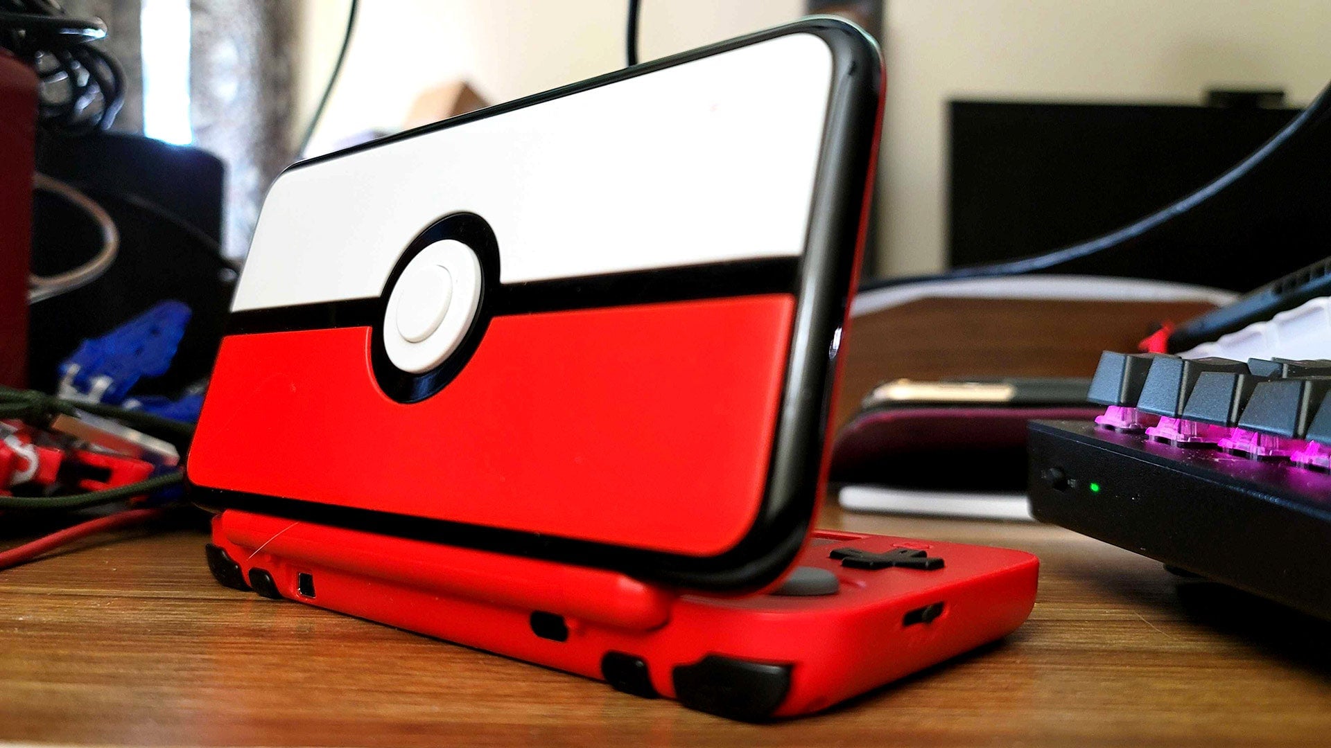 Fahey clarifies: “Not my launch 2DS XL. I traded that one in for this three months later, because I have a problem.”