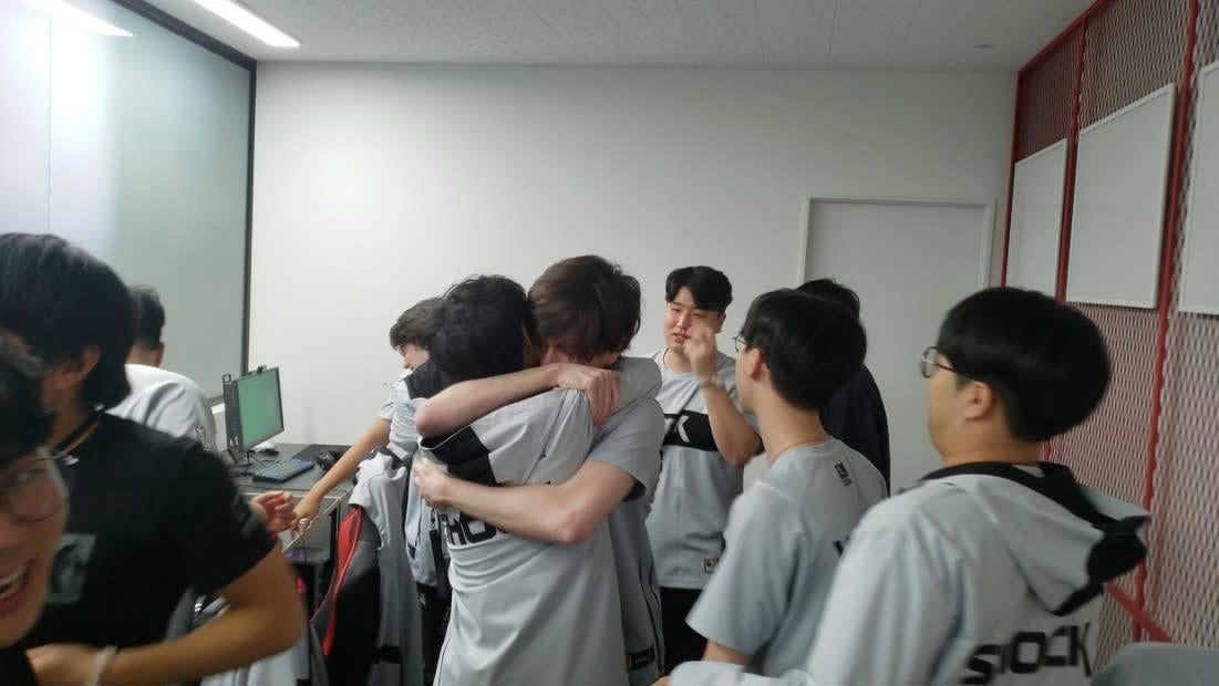 Here the Shock are again, in 2020, celebrating another victory. The Shock are the Los Angeles Lakers of the OWL, Nerf please.