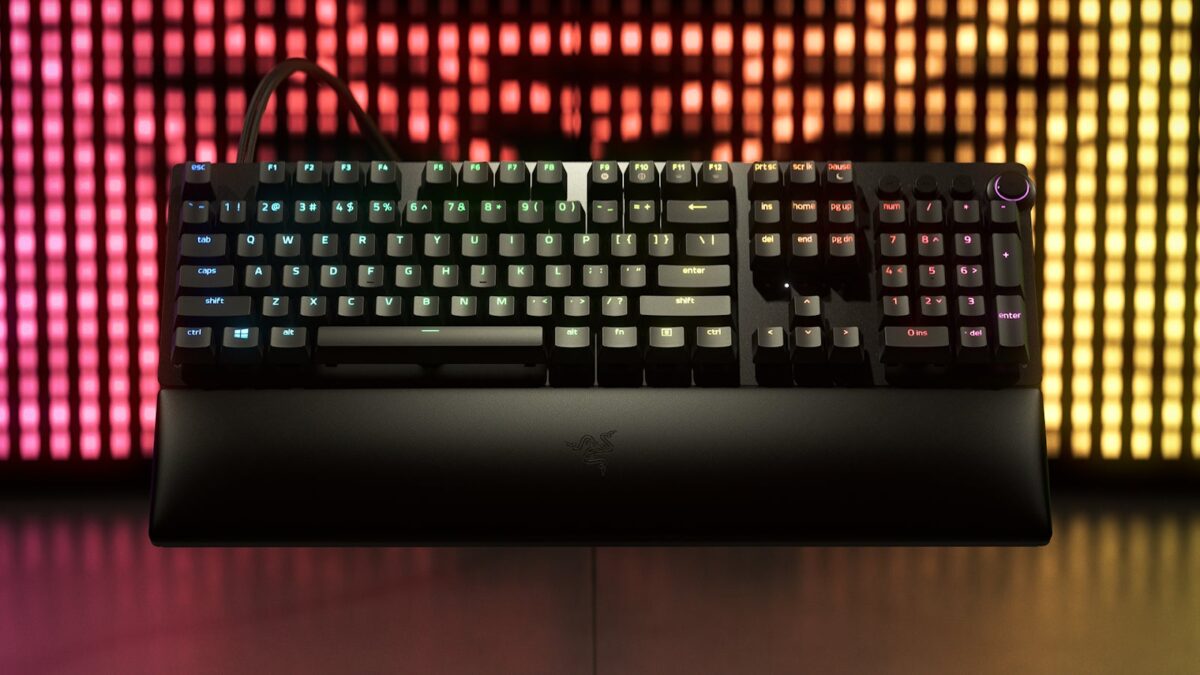 Razer Huntsman V2 Analog JP ゲーミングキーボード Razer's Huntsman V2 Is That Rarest Of Beasts: An Analog Keyboard