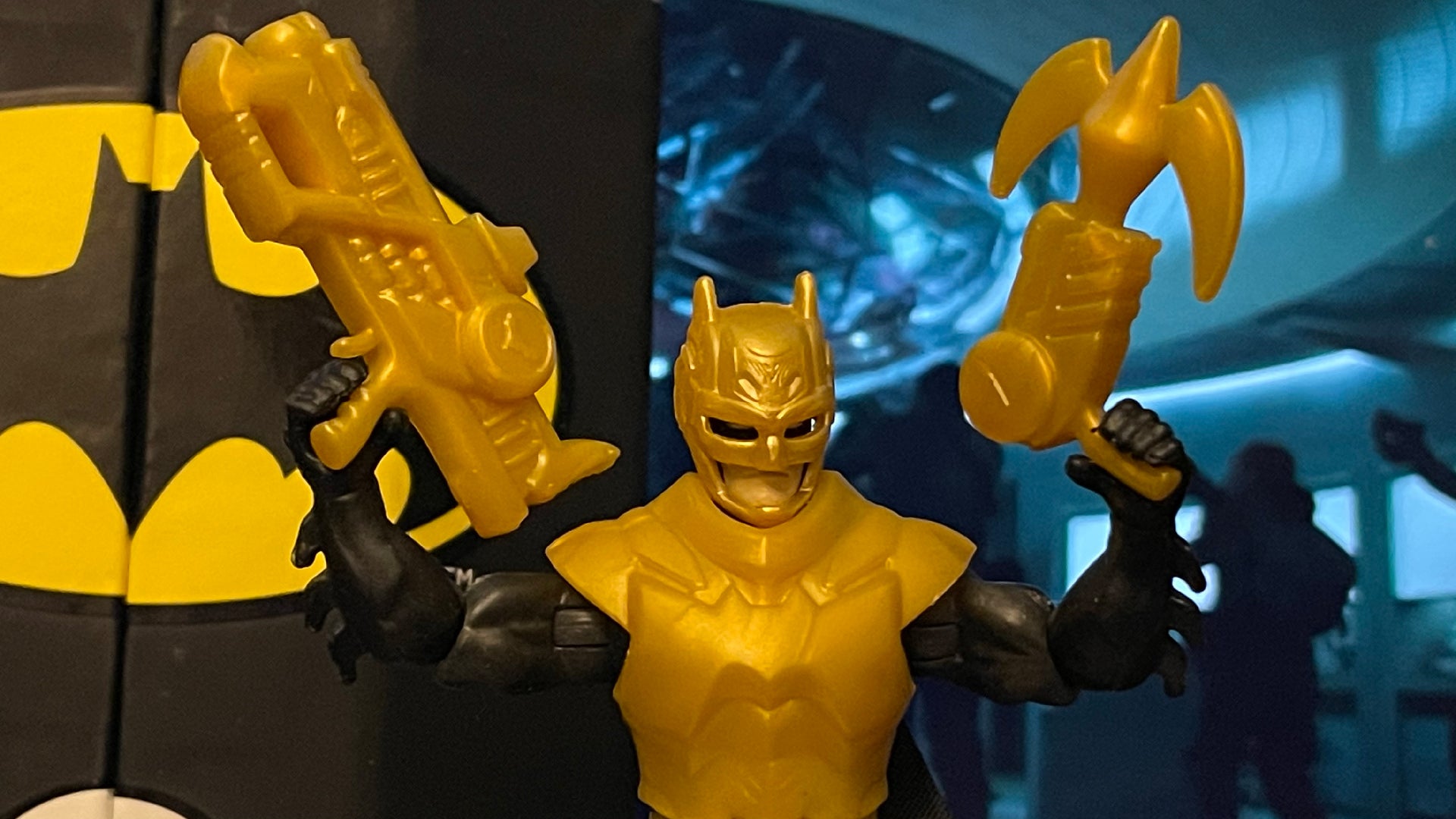 Seriously, what the hell is the gun on the left?