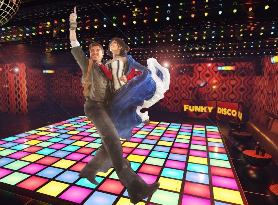 Richardrae1 nabs the award for “Funkiest Dad.” 