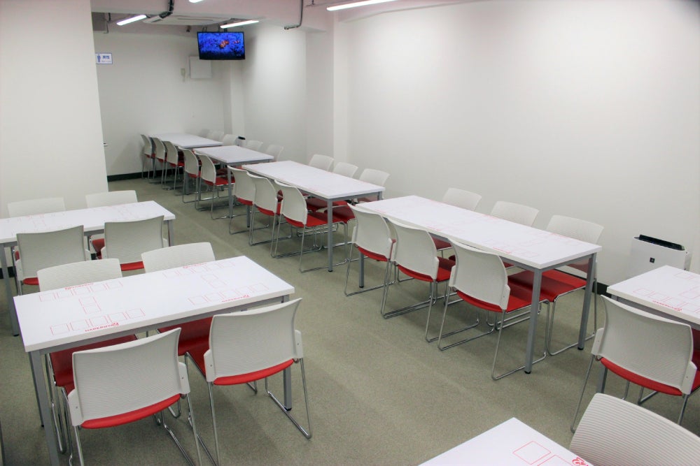 Players can gather on the upper floors and play, free of charge. 