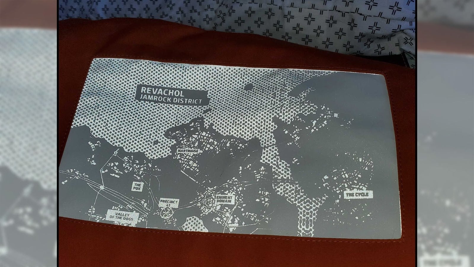 Sadly, the reflectors do require the worst lighting on Earth to become visible.