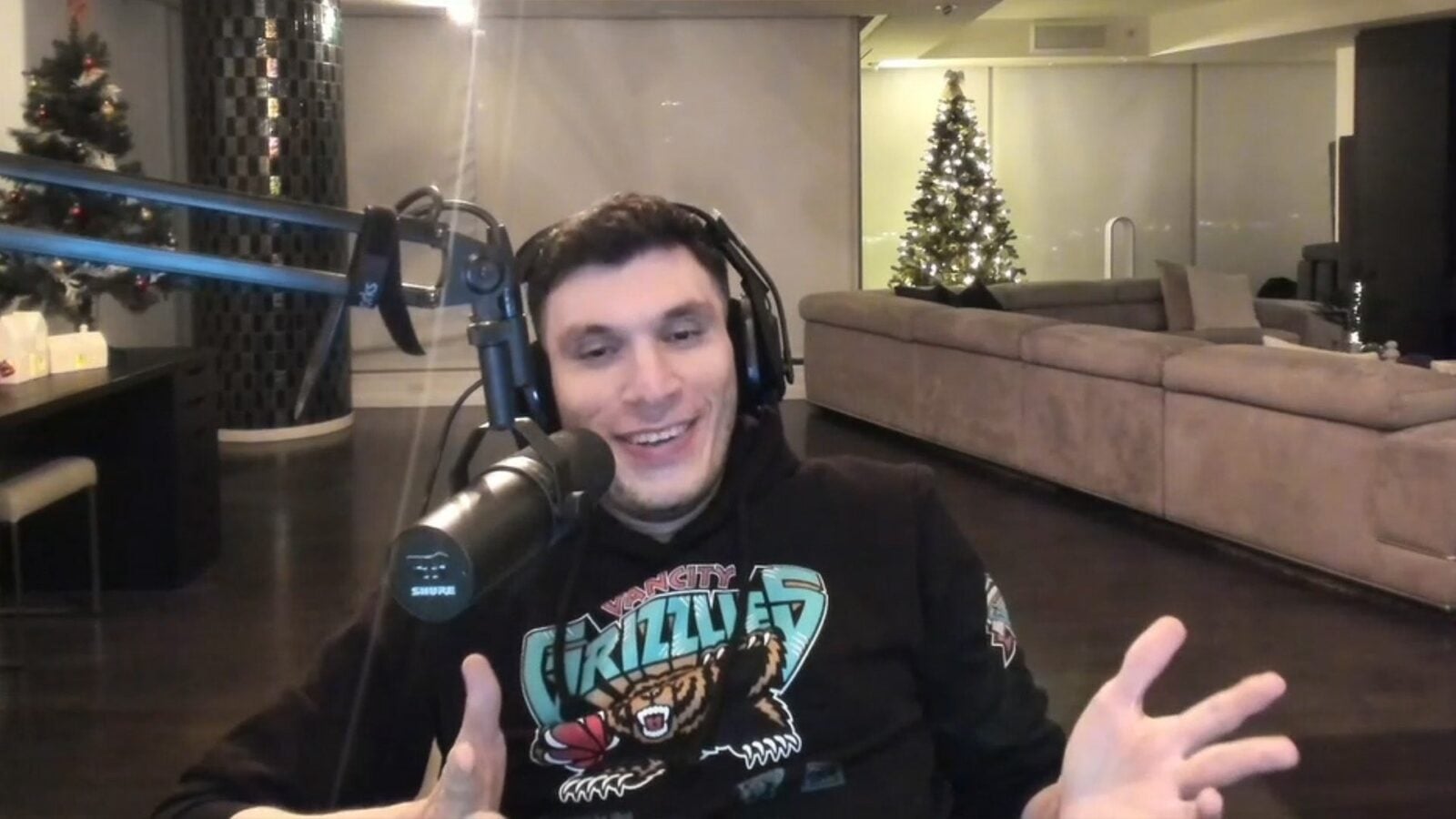 Twitch Star Is Hawking A New Livestreaming Platform Owned By Banned ...