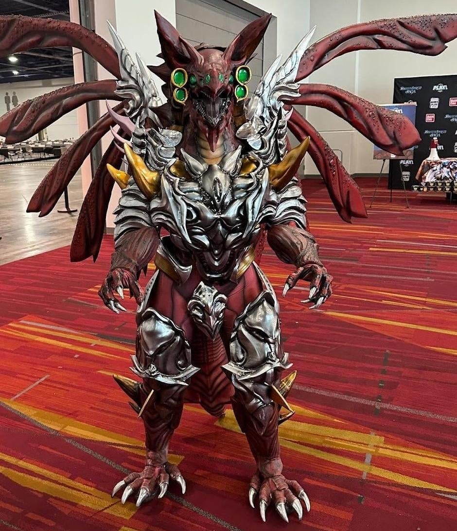 @bindismalls enters the Vegas tournament floor as Super Dragon Siegwurm Nova, one of the Battle Spirits Saga characters from the Realm of Fire