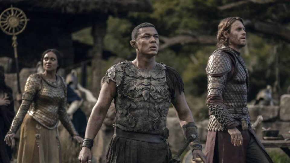Lord of the Rings Fanfic Writer Sues Amazon, Tolkien Estate For $250M ...