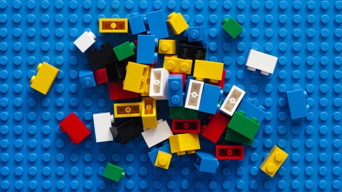 Kotaku Debates Lego (Correct) Vs Legos (Disgusting)