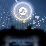 A DualSense appears in front of a screen.