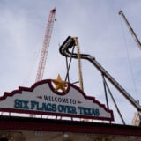 Photo of the entrance gate of Six Flags Over Texas