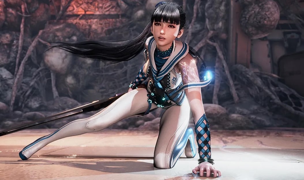 Eve poses before battle.
