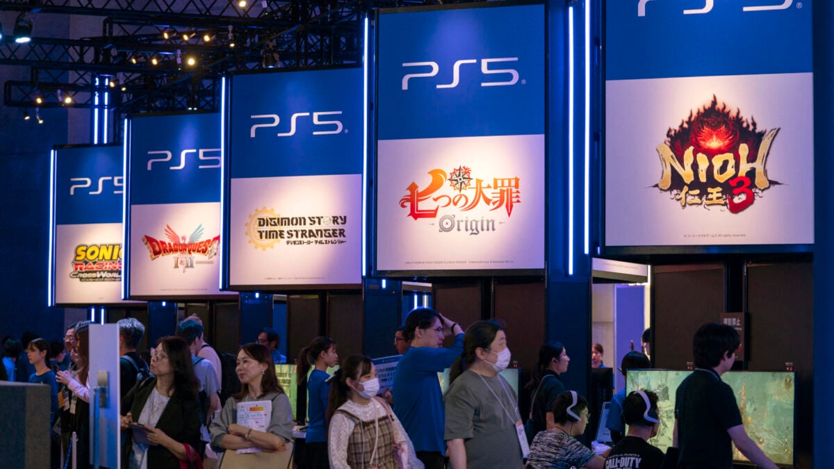 Ex-God Of War Writer Answers Why Japanese Video Game Devs Seem To Keep Their Jobs More