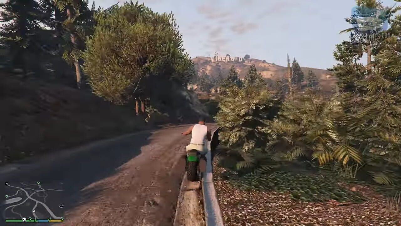 Grand Theft Auto V: Premium Edition & Megalodon Shark Card Bundle