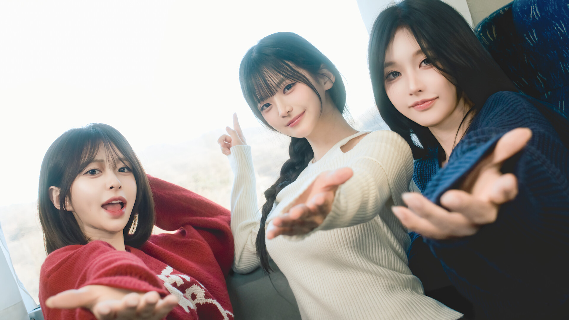 Five Hearts Under One Roof 2: Winter Trip DLC