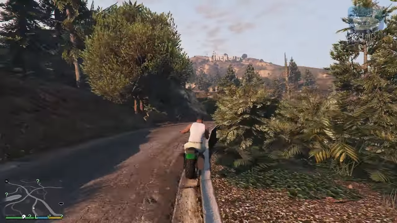 Grand Theft Auto V: Premium Edition &amp; Megalodon Shark Card Bundle